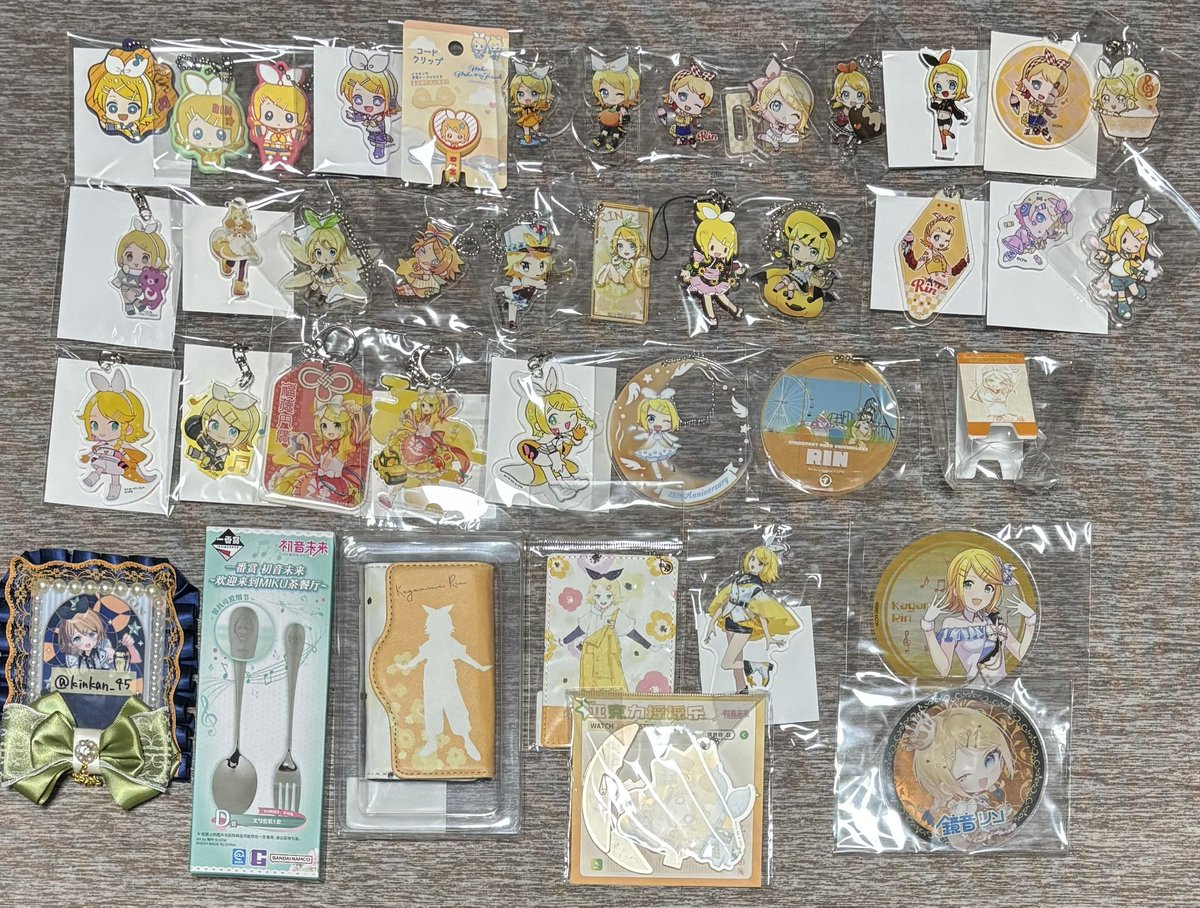 kinkan_45's tweet photo. 【交換・譲渡】 ボカロ 初音ミク 鏡音リン ラバスト アクキー

譲） リン(画像1)

求） 定価又は希望額＋送料 or 異種リン(2枚目)

郵送でのお取引のみです。
ご提示額によってはお断りする場合がございます。
検索からでもお気軽にお声掛け下さい🙇🏻‍♀️ https://t.co/M2pfnuyQFp