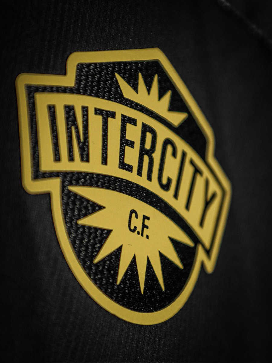 📄 𝗖𝗢𝗠𝗨𝗡𝗜𝗖𝗔𝗗𝗢 𝗢𝗙𝗜𝗖𝗜𝗔𝗟

El Club de Fútbol Intercity ha procedido a la adquisición de una barra de oro de un kilogramo.

El precio de compra es de 144.082 € el kilogramo. 

La barra adquirida se encuentra depositada por Degussa Group España.