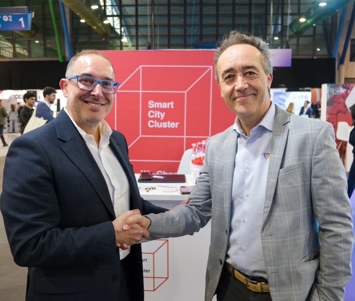 Satydal's tweet photo. 📍 @Satydal Comunicaciones presente en Transfiere, el Foro Europeo de Ciencia, Tecnología e Innovación celebrado en @Fycma  

Seguimos apostando por la innovación, la colaboración y el futuro de las telecomunicaciones. 

#Transfiere #Tecnología #Málaga #SmartCityCluster https://t.co/0MjccnhZnk