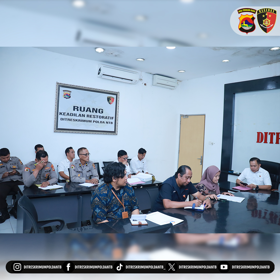 ditreskrimumntb's tweet photo. Dirreskrimum Polda NTB Kombes Pol Arisandi, S.H., S.I.K., https://t.co/ru3WjHOCEd. Menerima kedatanganan Ombudsman RI Wilayah Prov NTB dan Tim dalam rangka Penanganan Perkara Pengerusakan Mapolda NTB dan Gedung DPRD ProvNTB yang berlangsung di Ruang Rapat DItreskrimum Polda NTB https://t.co/47cNeYZ8Tu