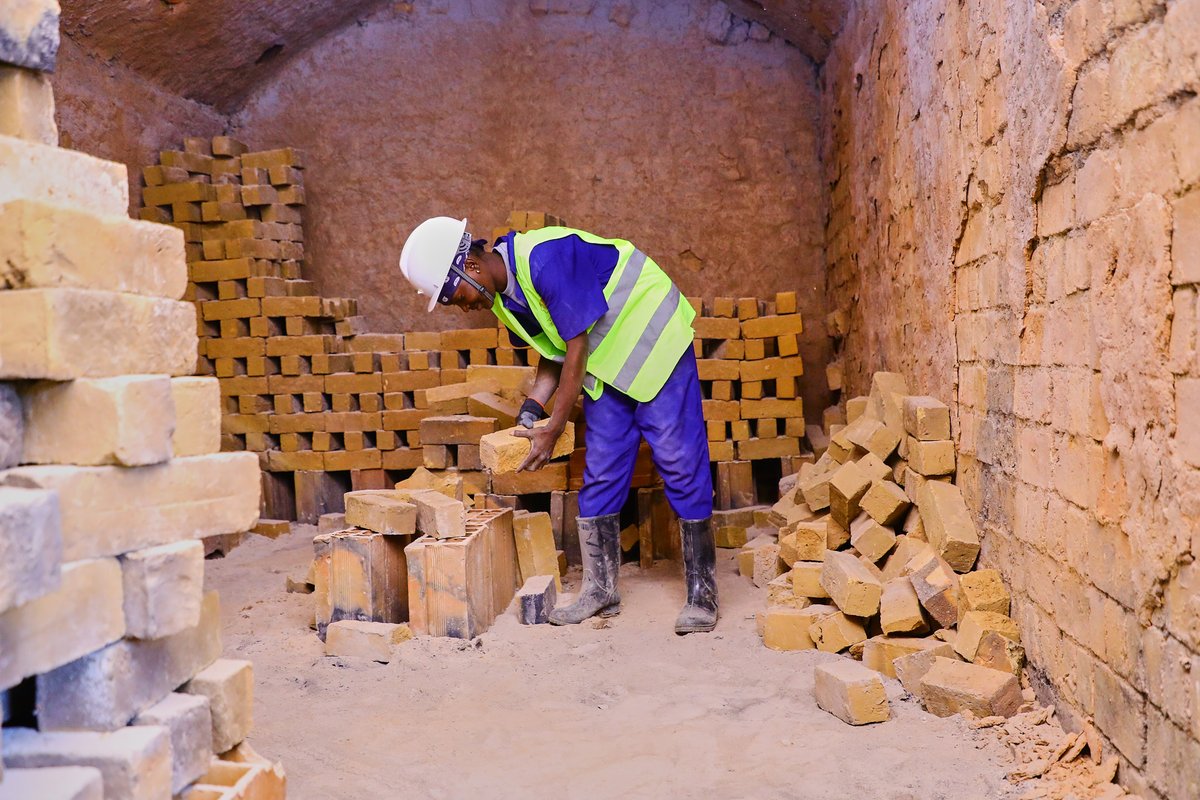 SasaCollege's tweet photo. Under the Dignified Jobs for Women in Construction, trainees learn brick making, kiln firing, quality selection, and more, gaining end-to-end masonry skills that strengthen their employability
In partnership with the Mastercard Foundation and Digital Opportunity Trust
#SCID https://t.co/xuDBaitIxN