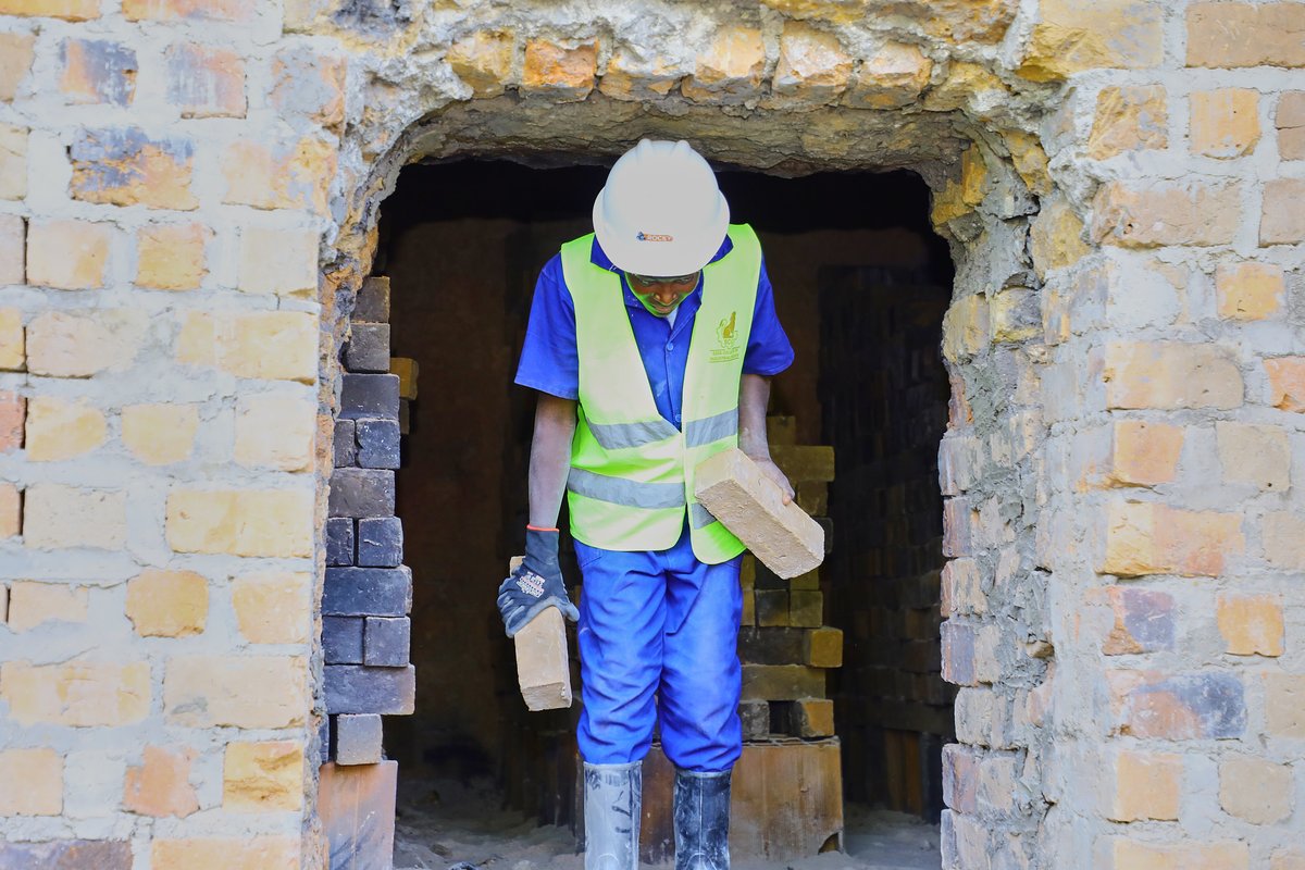 SasaCollege's tweet photo. Under the Dignified Jobs for Women in Construction, trainees learn brick making, kiln firing, quality selection, and more, gaining end-to-end masonry skills that strengthen their employability
In partnership with the Mastercard Foundation and Digital Opportunity Trust
#SCID https://t.co/xuDBaitIxN