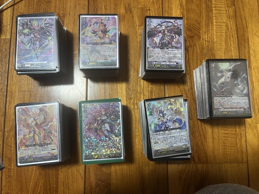 2025年9月から ヴァンガードを始めて気が付けば 7個もデッキを作って