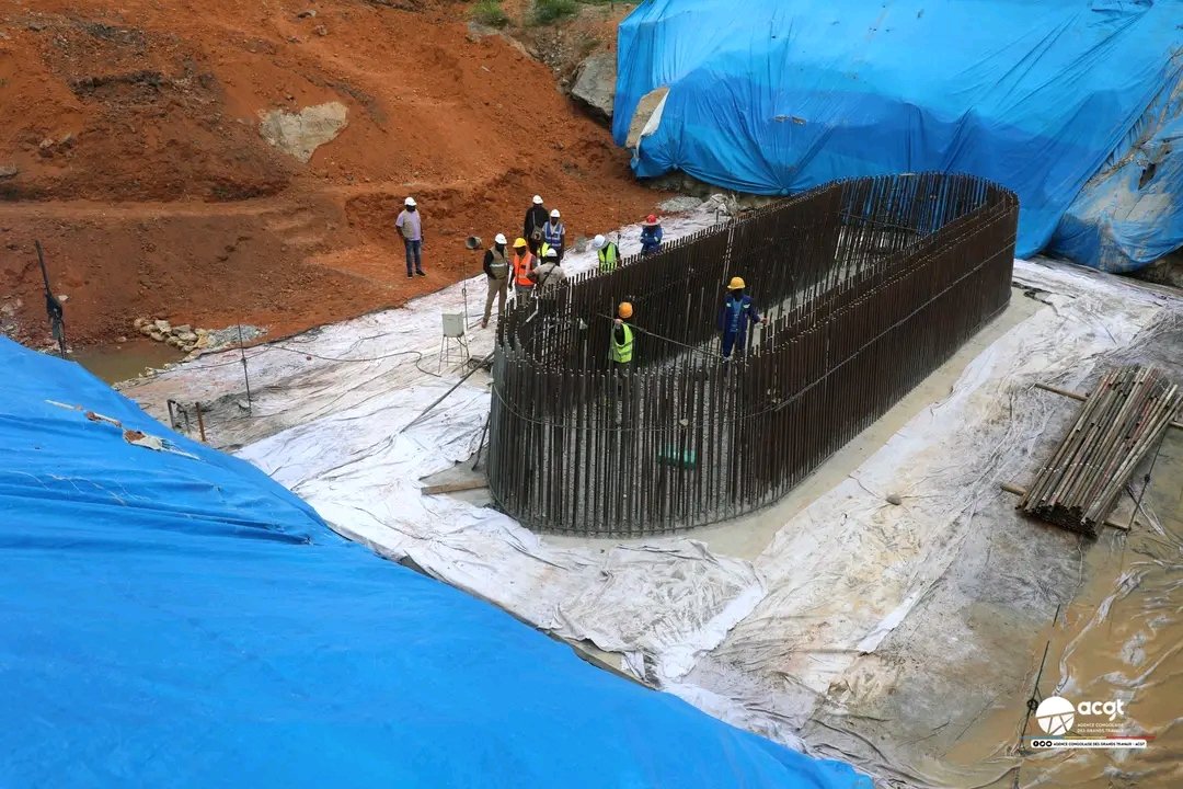 Les travaux de construction du projet Kasomeno–Kasenga–Chalwe enregistrent des avancées significatives

Les fondations du pont prennent progressivement forme sur les deux rives de la rivière Luapula

Avec <a href="/acgtcd/">Agence Congolaise des Grands Travaux (ACGT)</a>
, <a href="/MinITP_RDC/">Ministère des Infrastructures et Travaux Publics</a>
, <a href="/PrimatureRDC/">Primature de la République Démocratique du Congo</a> ,  <a href="/Presidence_RDC/">Présidence RDC 🇨🇩</a>