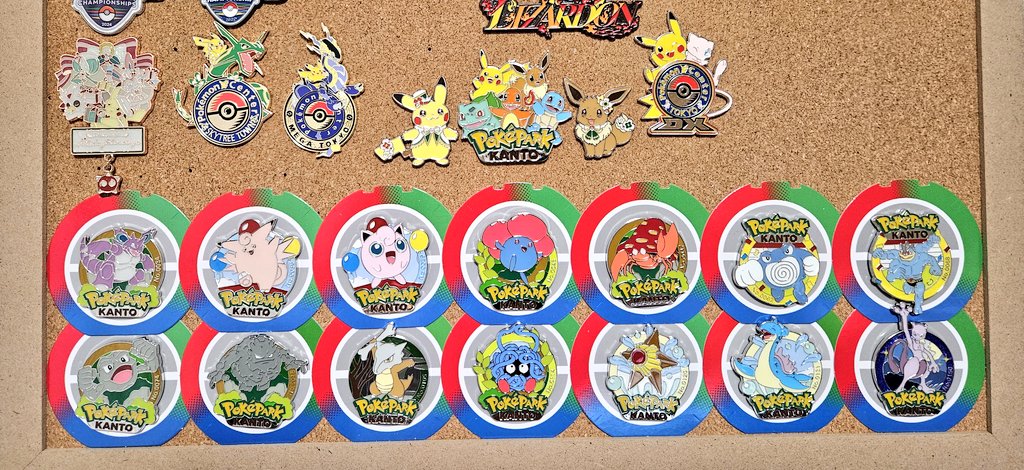 我ながら良い感じにセット出来ました🎶ポケパークピンズの台紙は