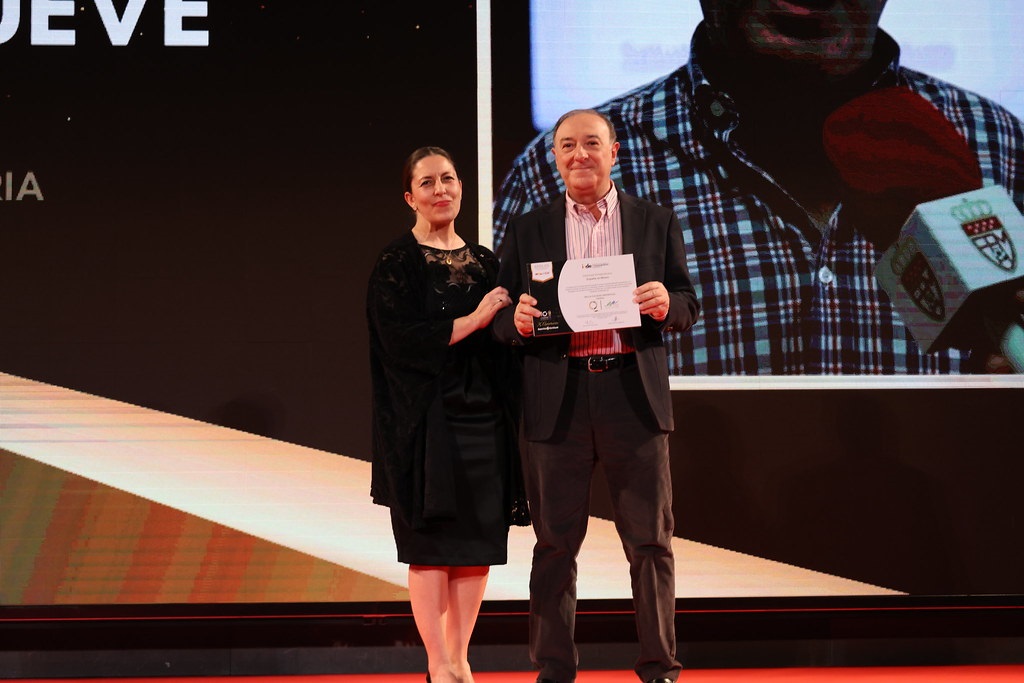 NOTICIA | <a href="/espanasemueve/">España se Mueve</a> fue una de las entidades reconocidas durante el acto conmemorativo del décimo aniversario de los <a href="/_Grados_/">Grados de Evolución Deportiva ®</a>, desarrollados por el <a href="/iins_es/">iins ®</a>.

#munideporte #premio #deporte #excelencia

acortar.link/ssooqK