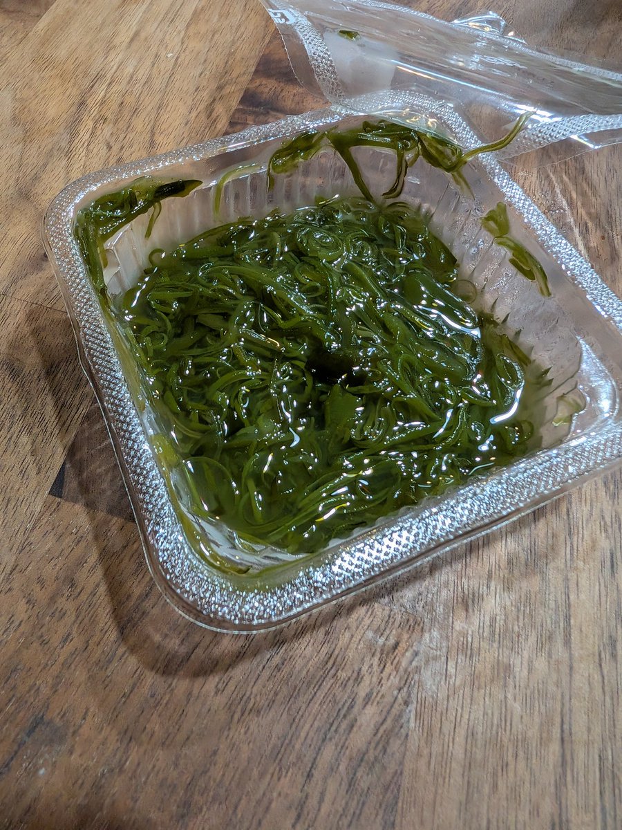 m16201978's tweet photo. 今日の晩御飯

・めかぶ
・キャベツのスープ
・鶏の唐揚げ https://t.co/qWDf6bGkOh