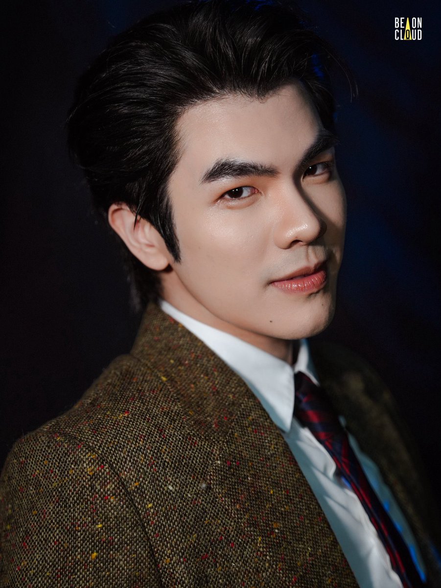 Woke up to him looking so fly and fresh and fantastic! Ah!