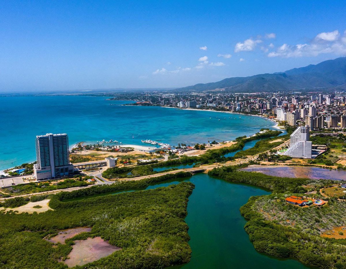 GianlucaCoccon1's tweet photo. Hermosa panorámica 
PORLAMAR 
Bahía de Guaraguao izq Hotel Concorde Isla de Margarita 
🇻🇪🇻🇪🇻🇪🇻🇪🇻🇪🇻🇪🇻🇪🇻🇪🇻🇪🇻🇪
📸 @campellovision https://t.co/c3po2eBGej
