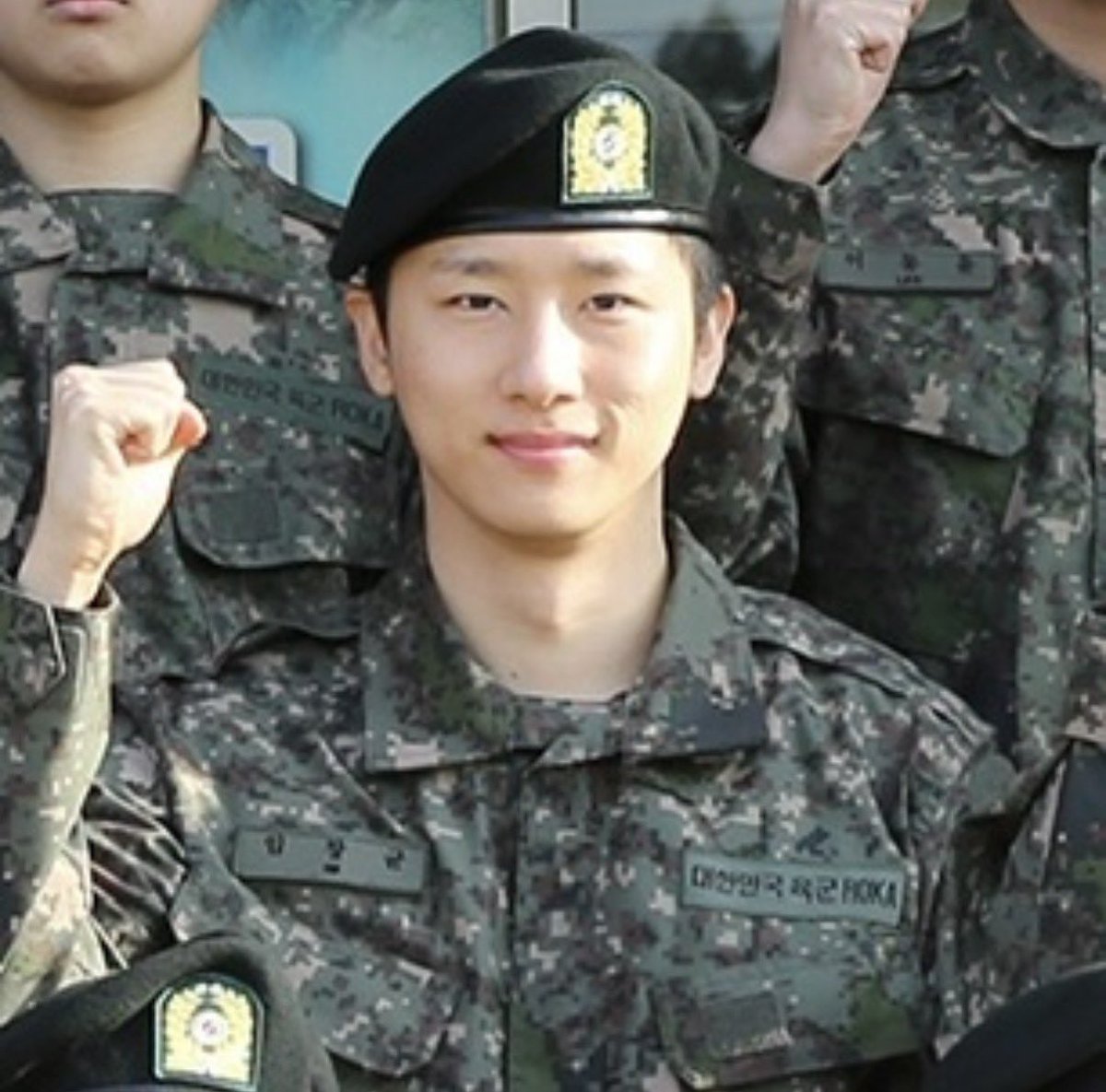 26-12기 논산 육군훈련소 30연대 3교육대 
11중대 1소대 1분대 11번 임창균 훈련병 스케치 사진