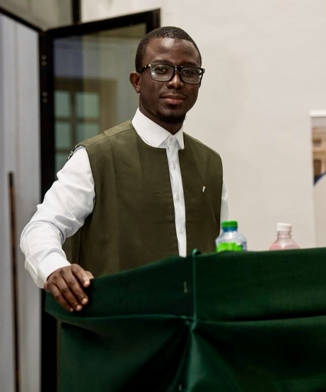 AmethBop's tweet photo. Sonko tu avais parlé avec force aux étudiants,Aujd8 leurs attentes restent debout sans réponse.
Sonko tu avais promis une nation plus ferme,Notre diplomatie est à terre.
Sonko tes paroles étaient des serments,le peuple attend la criminalisation de l’homosexualité.
Veux tu trahir? https://t.co/O9i3lFiIaY