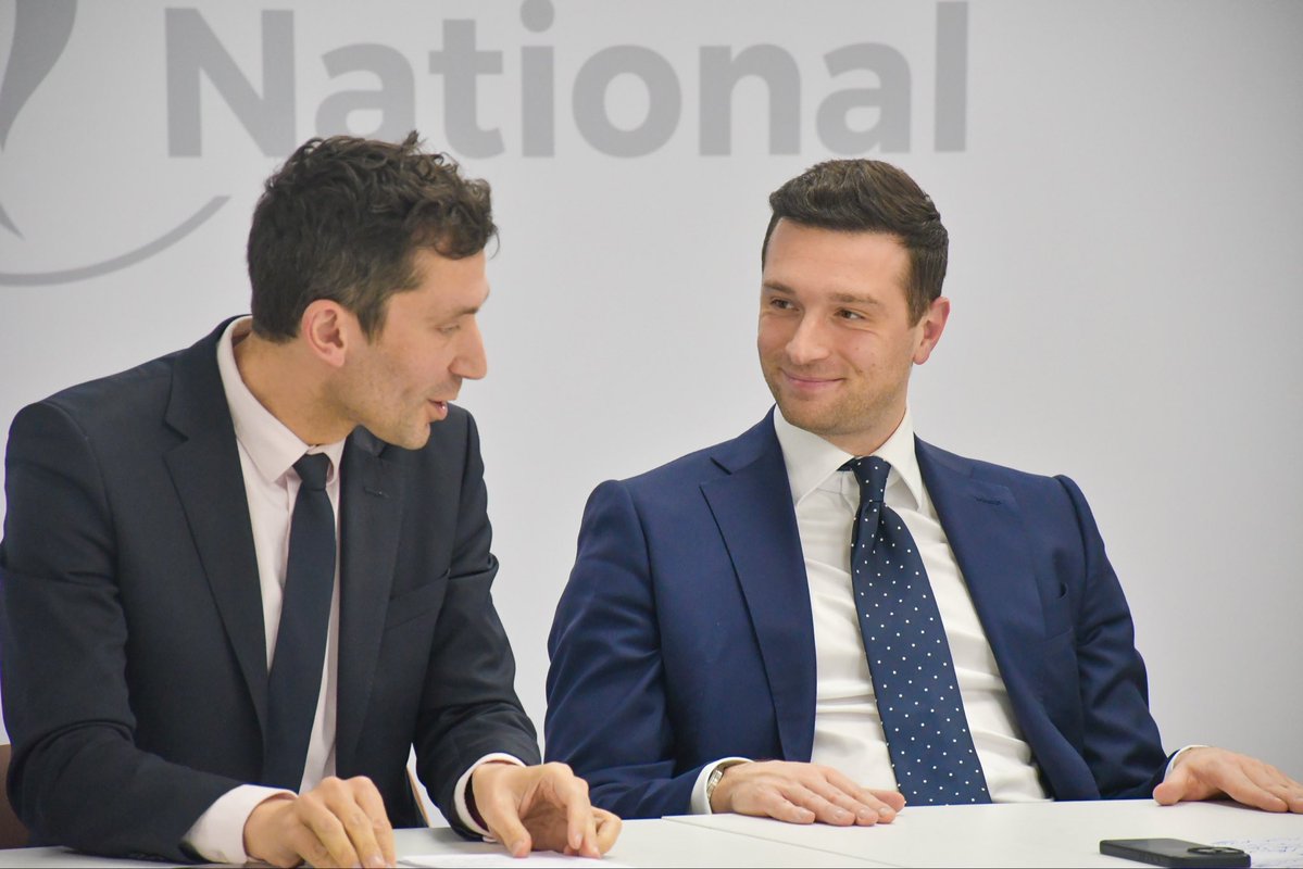 🔵 Hier soir, <a href="/J_Bardella/">Jordan Bardella</a> et <a href="/jsanchez_rn/">Julien Sanchez</a>, directeur de campagne, réunissaient en visioconférence plusieurs centaines de candidats têtes de liste RN aux élections municipales.

L’occasion de saluer et d’encourager tous ceux qui, avec leurs équipes, incarneront dès le 15 mars la
