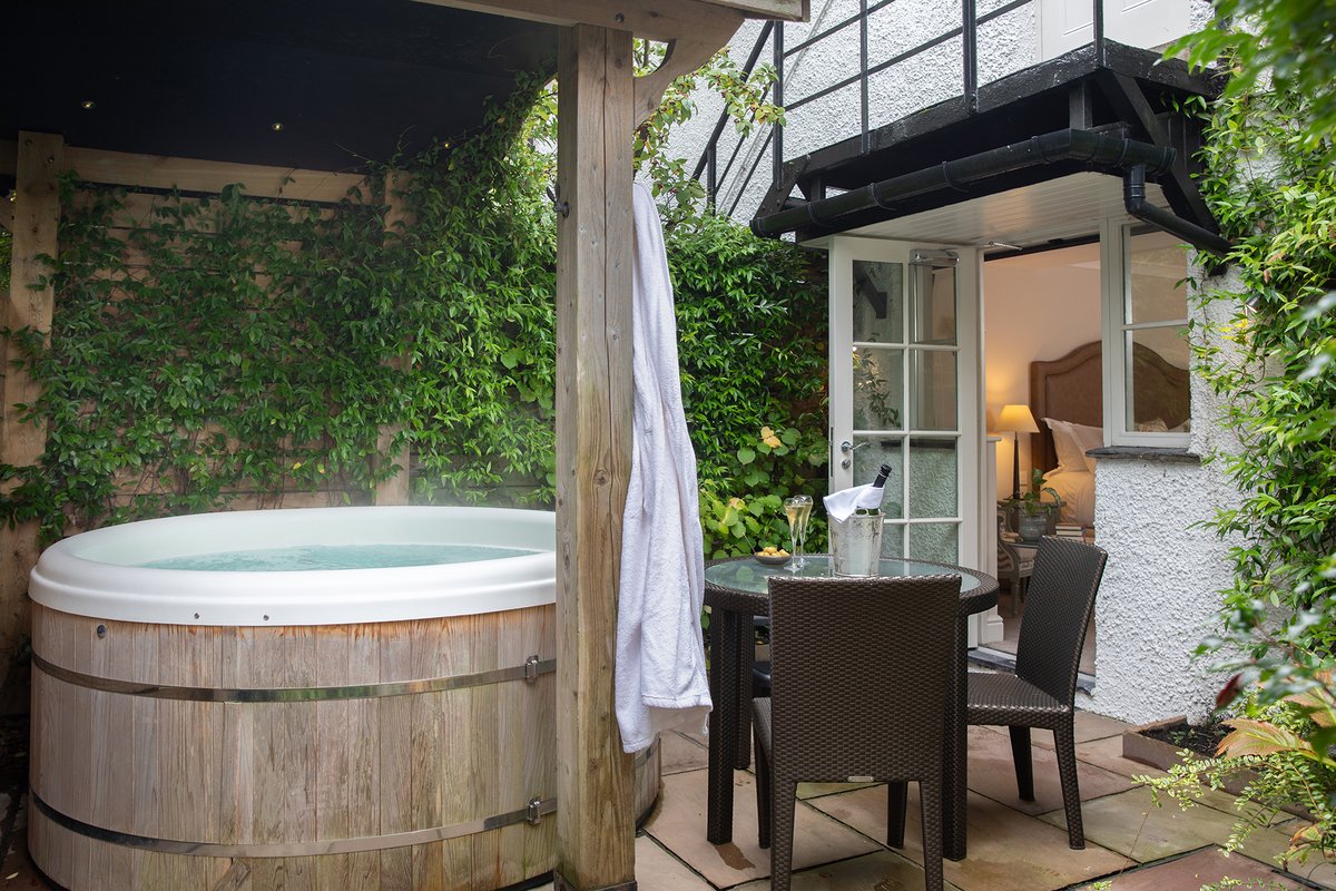 Leeu Collection tweet media