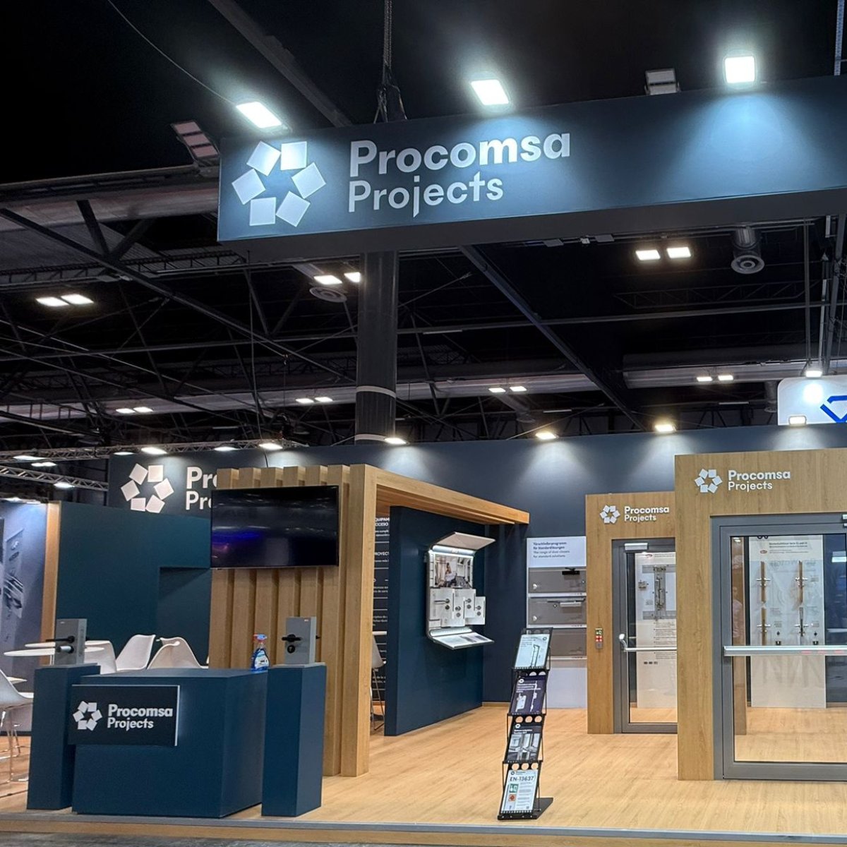 procomsaoficial's tweet image. Tras el excelente balance de la jornada de ayer, arranca el segundo día de @SICUR_  2026 y en #PROCOMSA seguimos en @IFEMA  (Pabellón 10 · D05) junto a @bks_gmbh , compartiendo #soluciones de #cierre, #controldeaccesos y #evacuaciónsegura.