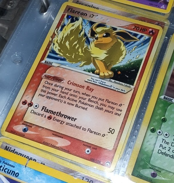 Any Pokémon trading card enthusiasts here?
This worth anything ?
Someone offered me 10€ for it.

#Pokemon #TCG #PTCG