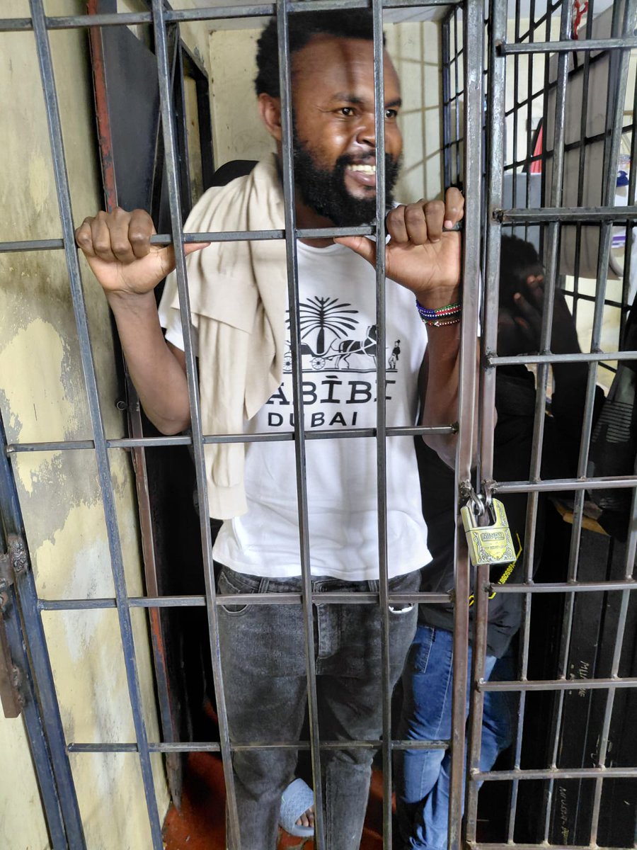 The Kenyan Police <a href="/NPSOfficial_KE/">National Police Service-Kenya</a> are still holding our General Secretary cde <a href="/BookerBiro/">Booker Ngesa Omole ☭</a> at Mlolongo Police Station. They have denied him access to his lawyers, comrades and Family. We call on all progressive forces to unite and demand for his immidiate release.
#FreeBooker