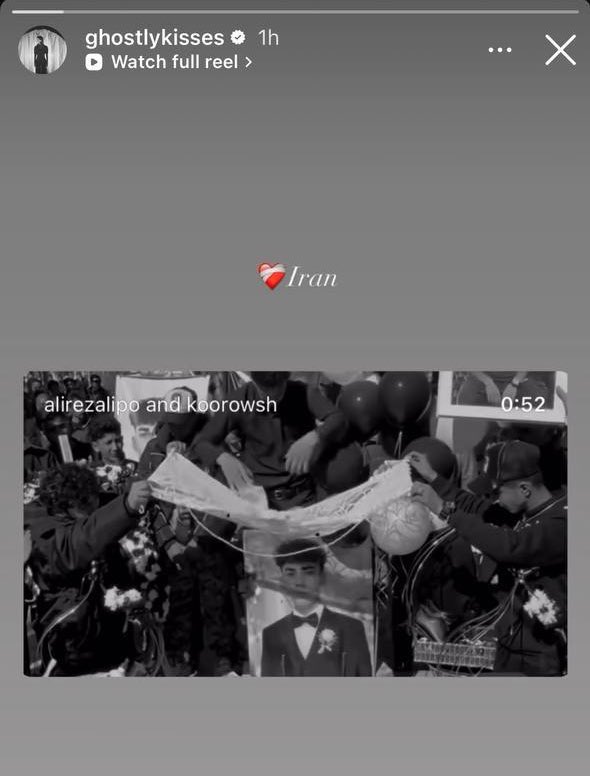 تیره ترین دونه برف🖤❄️ tweet media