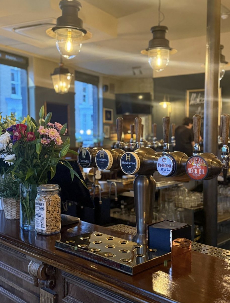 YoungsPubs's tweet photo. Re-opening weekend in the bag for General Manager Dom and The Coopers Arms' team in Chelsea. Back in all its glory, here's raising a pint to you 🍻

#YoungsPubs #Chelsea #London https://t.co/jZJ6XUkY7X