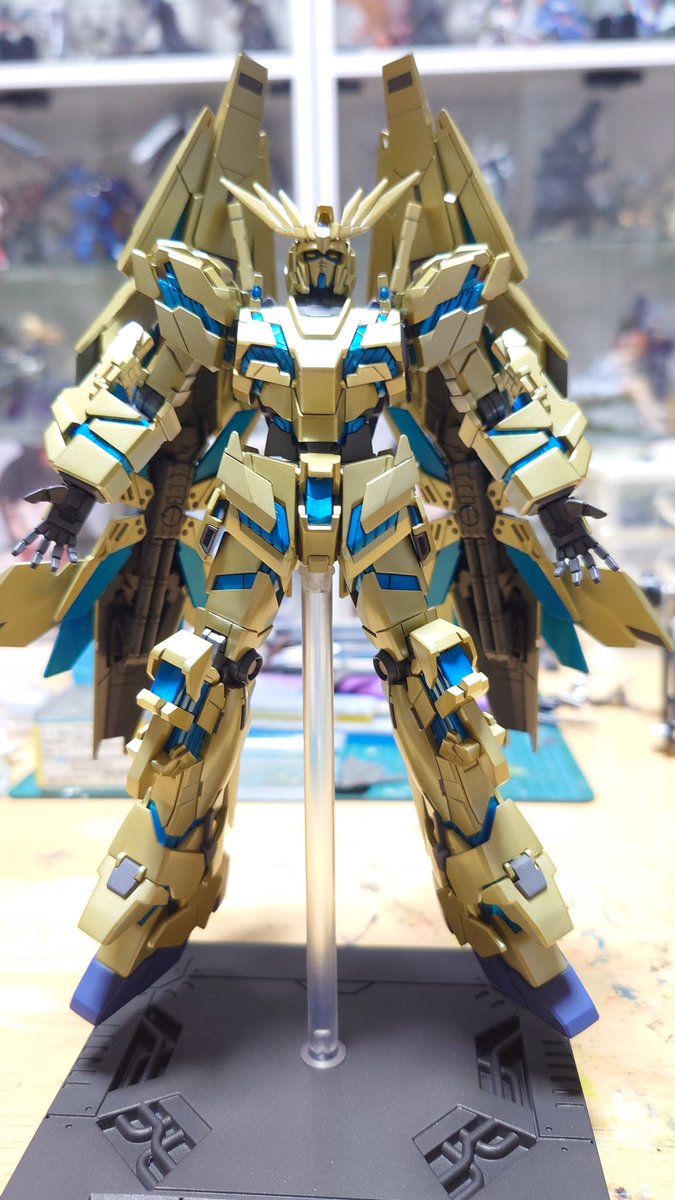 HGUCフェネクス（Ver.GFT）完成です。シルバー下地にクリアゴールドを