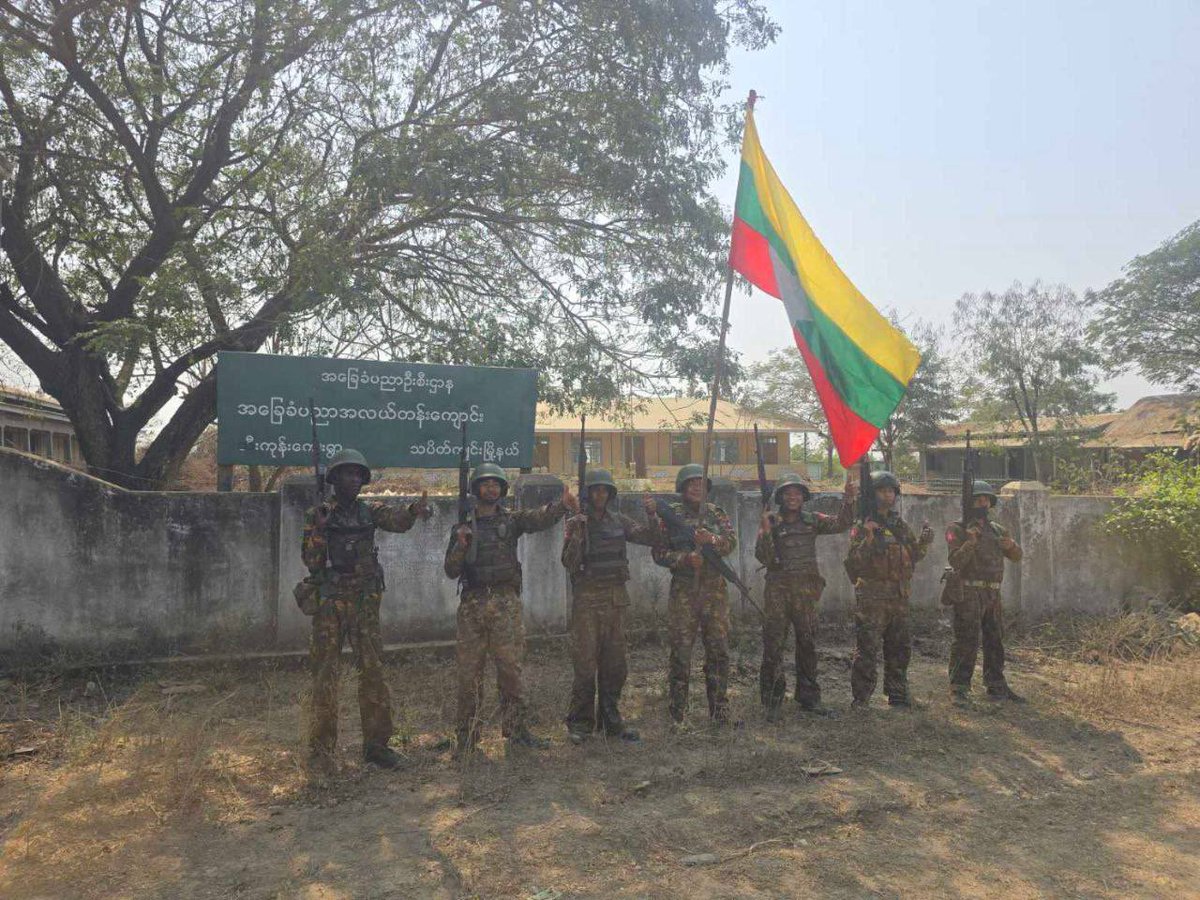 MoeSatKhinn's tweet photo. The #Tatmadaw has successfully seized and taken control of Thee Kone Village, a base for #KIA and MDY-PDF terrorists located between #Thabeikkyin Township and #Tagaung in the Mandalay Region.
#MyanmarFactCheck
 #BBB26 #PeaceForMyanmar
#StopTerrorism
#MyanmarSecurity https://t.co/LrRUetCvli