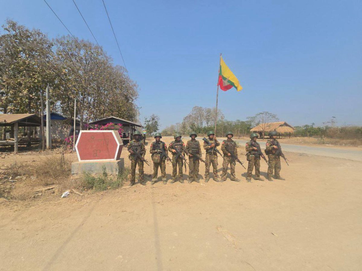 MoeSatKhinn's tweet photo. The #Tatmadaw has successfully seized and taken control of Thee Kone Village, a base for #KIA and MDY-PDF terrorists located between #Thabeikkyin Township and #Tagaung in the Mandalay Region.
#MyanmarFactCheck
 #BBB26 #PeaceForMyanmar
#StopTerrorism
#MyanmarSecurity https://t.co/LrRUetCvli