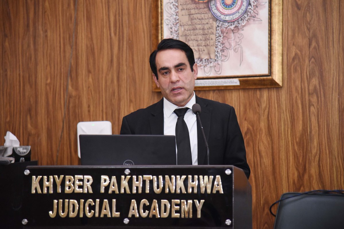 flame_nebuud9l's tweet photo. 1/3 Day-9 of #PPST2026 at #KPJA focused on procedural mastery! The 24 participating officers engaged in an intensive Study Circle and Group Presentations on High Court Rules &amp; Orders (Criminal) to ensure absolute compliance in senior judicial roles. ⚖️📜#JudicialTraining #PHC https://t.co/W6dECQyPAx
