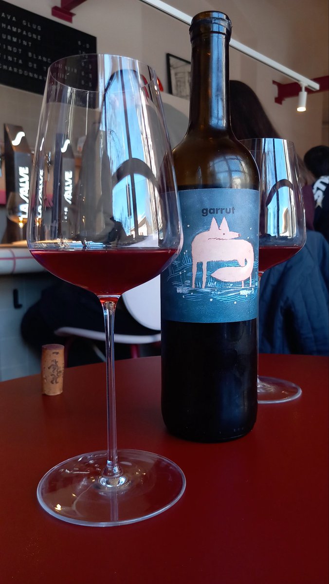 PepGranellTrave's tweet photo. Para bajar todo este despliegue probamos Garrut 👌🍇🍷
Conca del Barberà
#monastrell
#wine #winelover #vino #Catalunya #vins #Twitter #BuenosDias #winetasting #gastrolovers #restaurante https://t.co/czTXCrn2rf