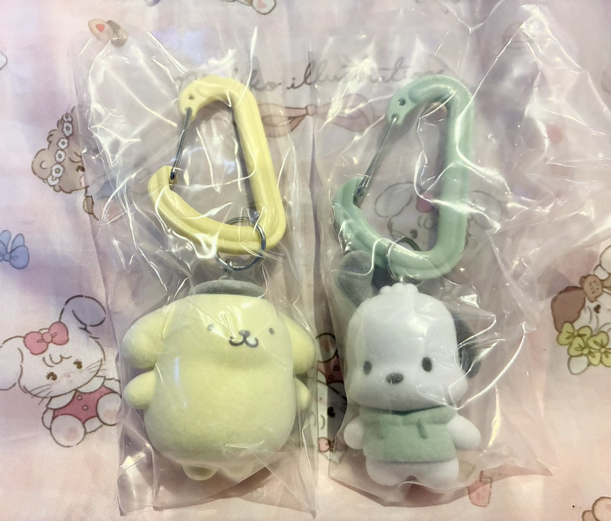 サンリオキャラクターズ カラフルカラビナマスコットチャーム
サンリオ　カラビナ　マスコットチャーム
交換

譲　プリン　ポチャッコ
求　マイメロ 

出先のためIDは後ほど提示します
仙台手渡し　郵送可（週明け月曜発送）

✿郵送の場合、ツイフィご確認お願いします！！