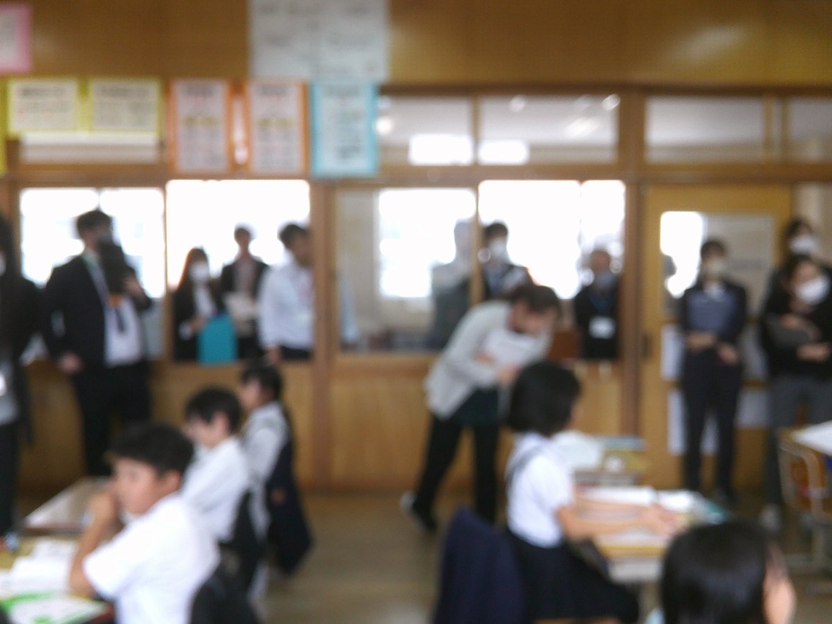 今日は，#西俣小学校 で小中一貫教育推進会議研修会が開かれました。子どもたちは早く下校し，先生方が学びます。授業を参観した後，各学校の成果と課題について意見を交換し，大姶良中学校区としての今後の取組について話し合いを深めました。