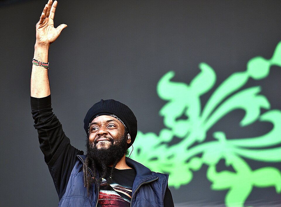 blazey_blaze's tweet photo. 2 years ago music lost one of reggae’s most recognisable voices Peetah Morgan, lead singer of the legenday band Morgan Heritage.
Here are 2 mixes I curated in 2021 for #ReggaelizeIt and 2024 after he passed for #CatchAFire 👇🏾
https://t.co/wVAyE92I39
https://t.co/Ip8puEBNnQ https://t.co/jqdkf8s7qp