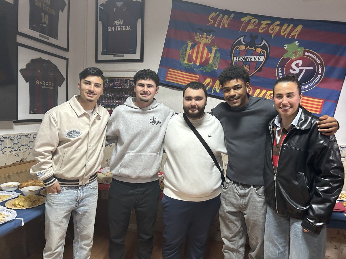 LevanteUD's tweet photo. El #LevanteUD asiste al XVII aniversario de la Peña Sin Tregua.

📝 https://t.co/00IDyTQp2v https://t.co/CghmxXBgjQ