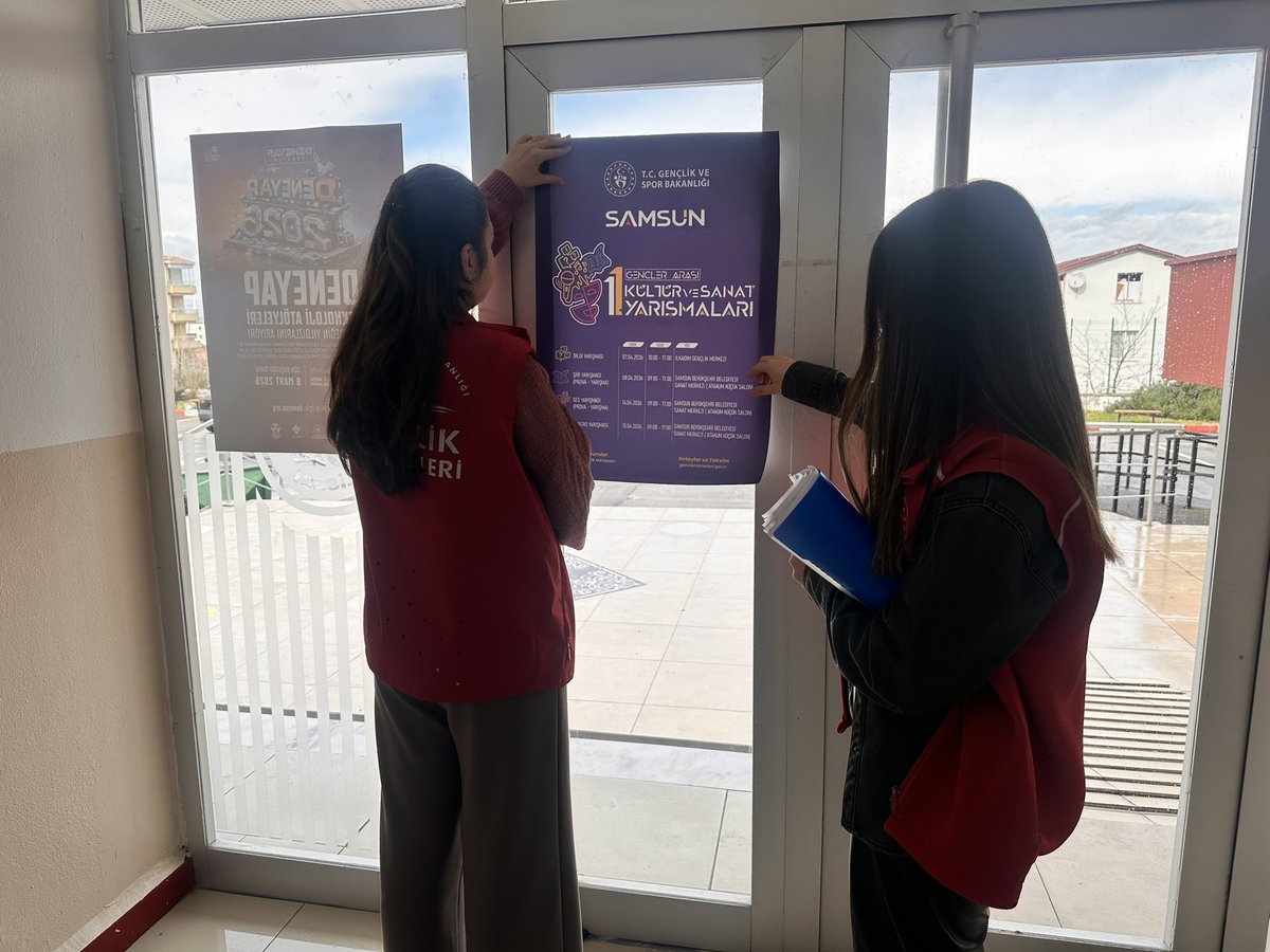 GSB_BafraGM's tweet photo. Deneyap ve Kültür Yarışmalarımızı tanıtmak üzere
📍 Bafra Anadolu Lisesi
📍 Atatürk Anadolu Lisesi
📍 Bafra Fen Lisesi

ziyaret ederek afişlerimizi öğrencilerimizle buluşturduk.

Hayallerini gerçeğe dönüştürmek isteyen tüm gençlerimizi yarışmalarımıza bekliyoruz.

#gsbgm #bafragm https://t.co/iO4mvp3N8m