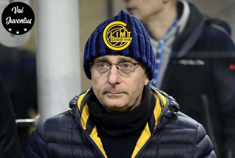 Gli va da Dio questa cuffietta