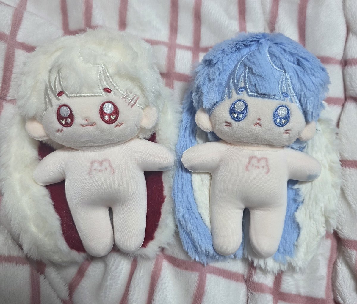 눈에 하트 들어가서 반짝눈 된 포리가 너무 귀여움.. 옷없어서 이염방지복