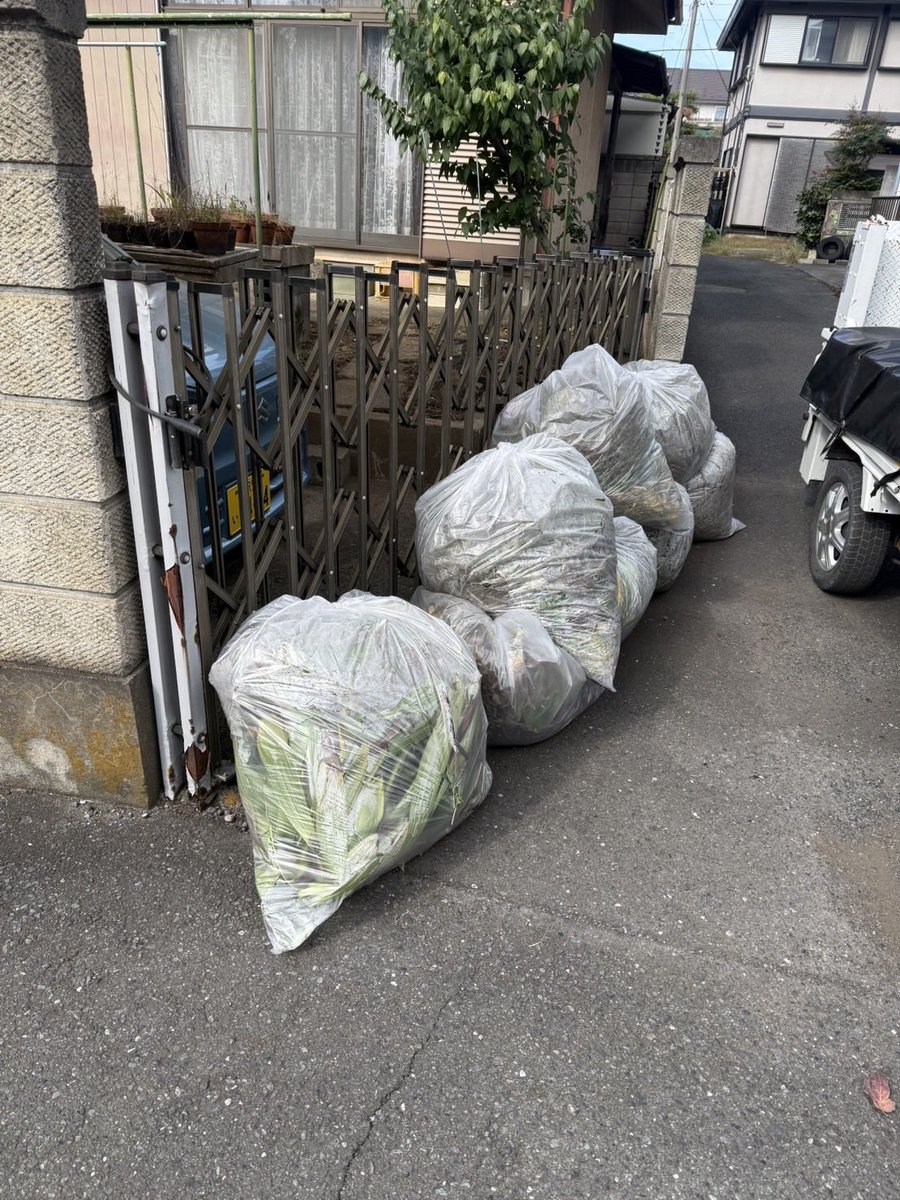 sination5's tweet photo. 庭の草取りが大変…
足元が心配…

そんな一軒家のお悩み、
私��ちが解決します。

草刈り・整理・処分まで対応。
スッキリした庭は、気持ちも明るくなります。

高齢者世帯のサポートもご相談ください。

アトム電器 東村山店
東村山市野口町4-2-26
☎ 042-391-7143

#庭管理
#草刈
#東村山
#地域密着 https://t.co/82OoOw6Lmt