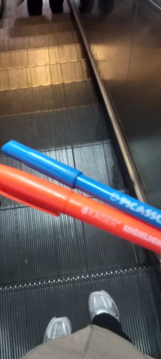 امروز(((((((((((:
خیلی دیر متوجه میشم🥲