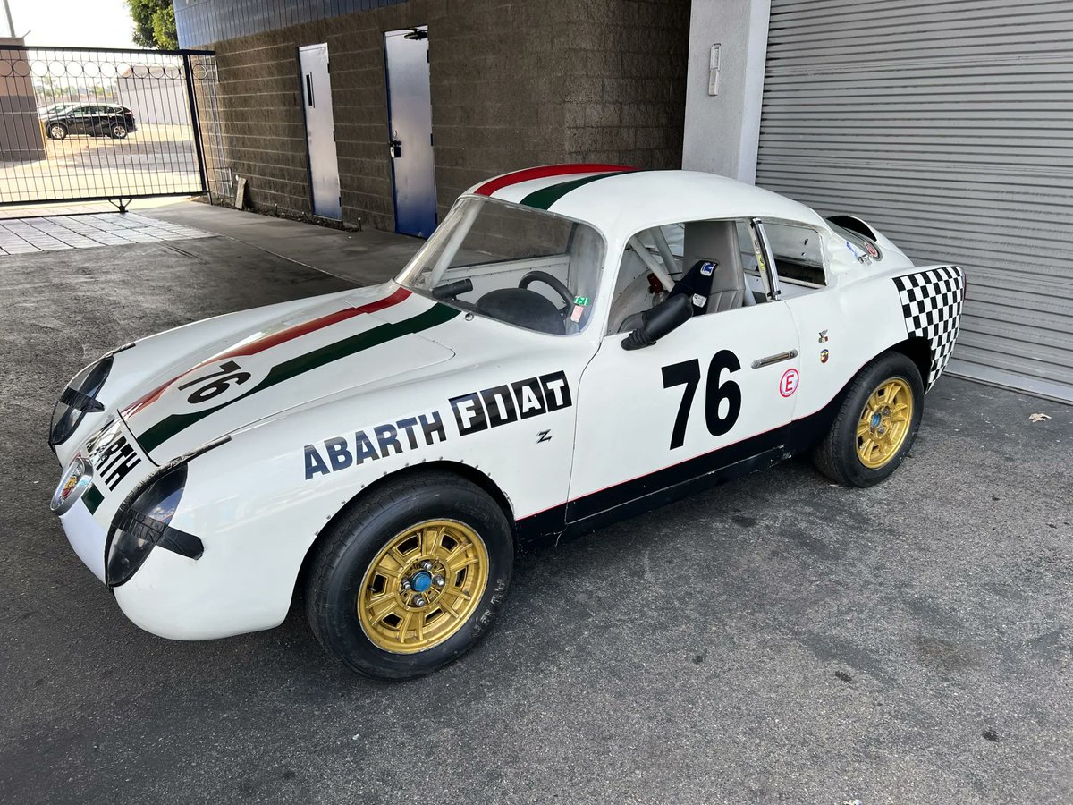 The Fiat-Abarth 750 GT Zagato is one of Carlo Abarth’s most iconic designs. Based on the humble Fiat 600 the 750 GT Zagato was a lively performance car with unique looks and adrenaline pumping performance.
revivaler.com/fiat-abarth-75…