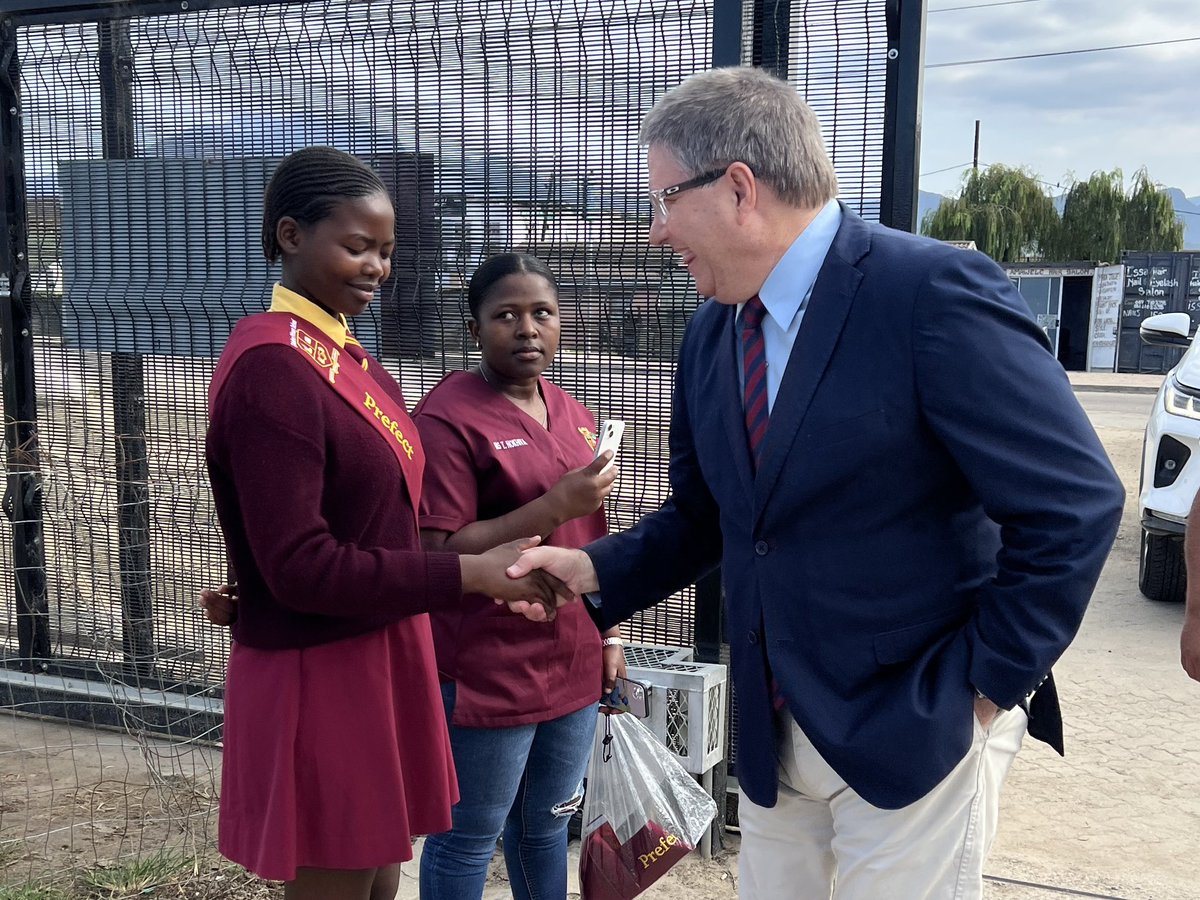 DavidMaynier's tweet image. We kicked off our #WCSOPA2026 visits at Tyholora Primary School in Thembalethu, George, with Minister @deidrebaartman to learn more about the school’s efforts to improve learning outcomes across grades. #ForYou #GetItDone
