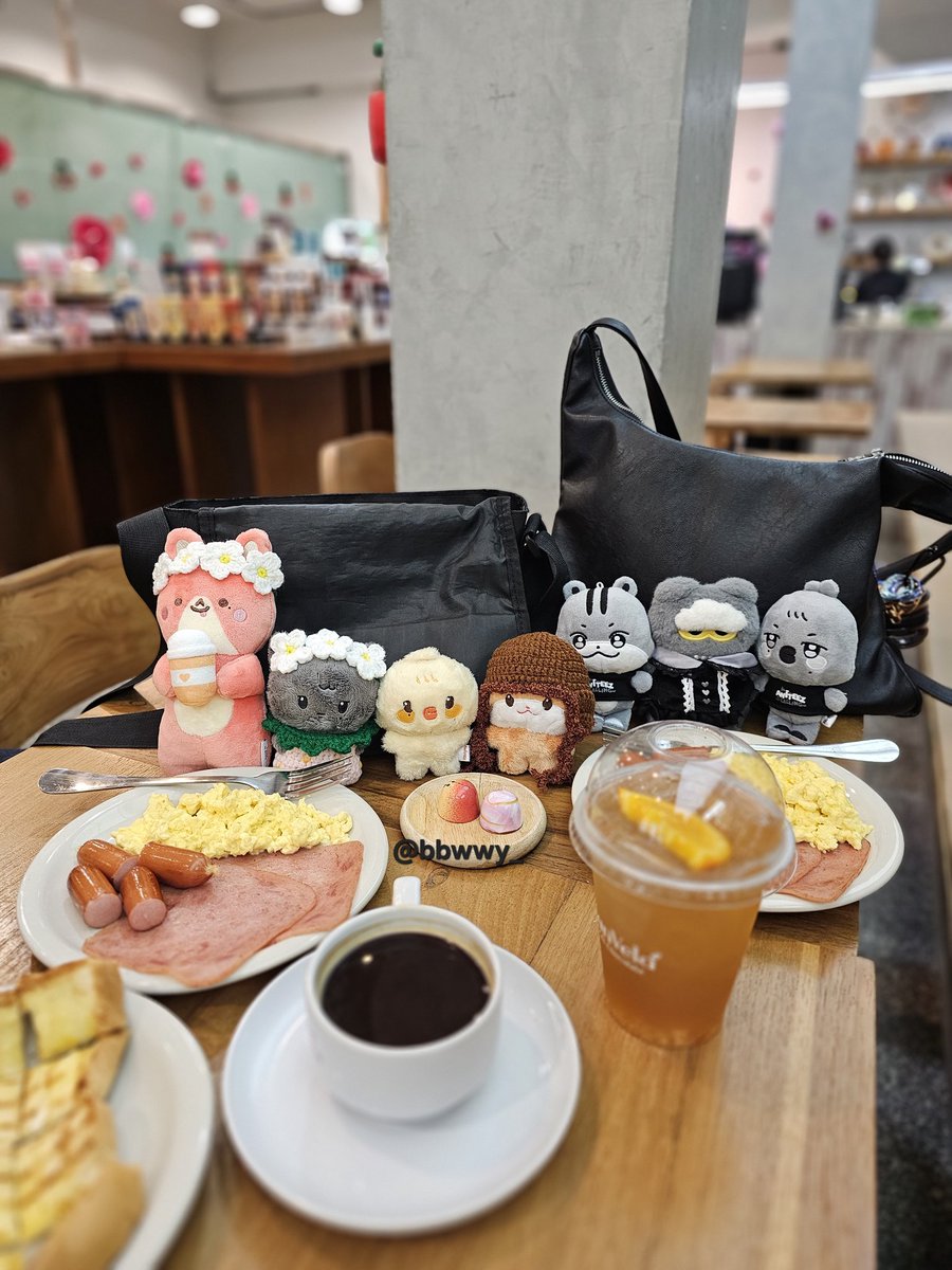 มาก่อนกินก่อนนะ 🤣 <a href="/noey_270/">Lover 🍋• (shop open!)</a>