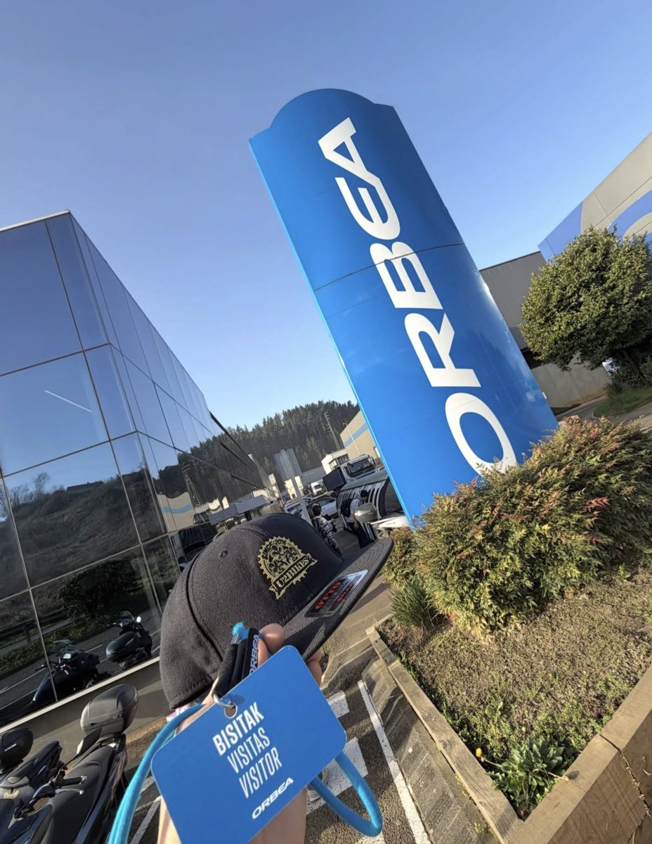 サンセバスティアンから近く マリャビアの郊外の広大な工場地帯の一画