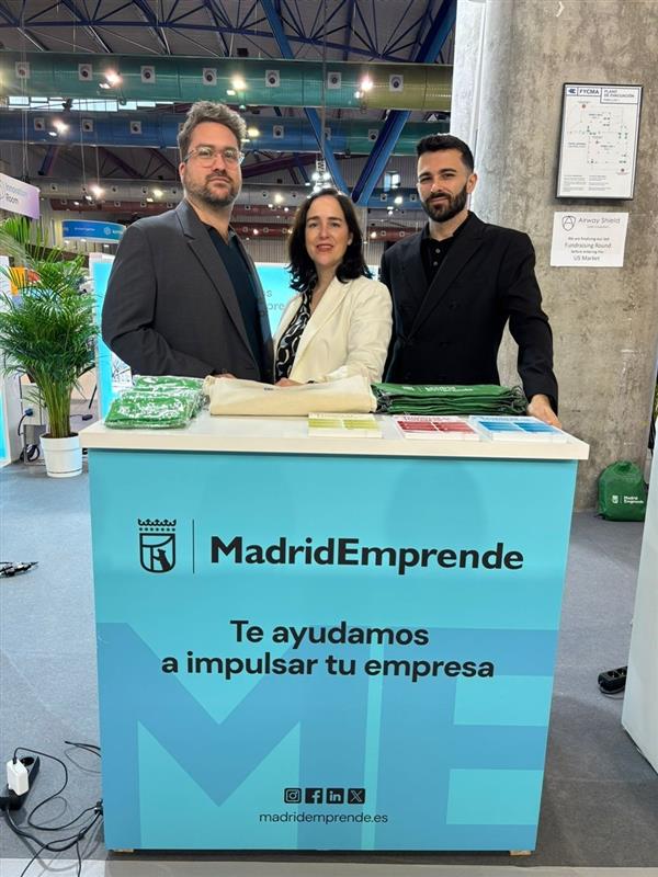 ViveroVallecas's tweet photo. ACTUALIDAD | Parte del equipo gestor de la #RedDeViveros de #MadridEmprende está estos días en @ForoTransfiere, acompañando a personas emprendedoras y resolviendo dudas desde el stand de @MadridEmprende 🚀
#ComunidadMadridEmprende https://t.co/PoUsmewvJX