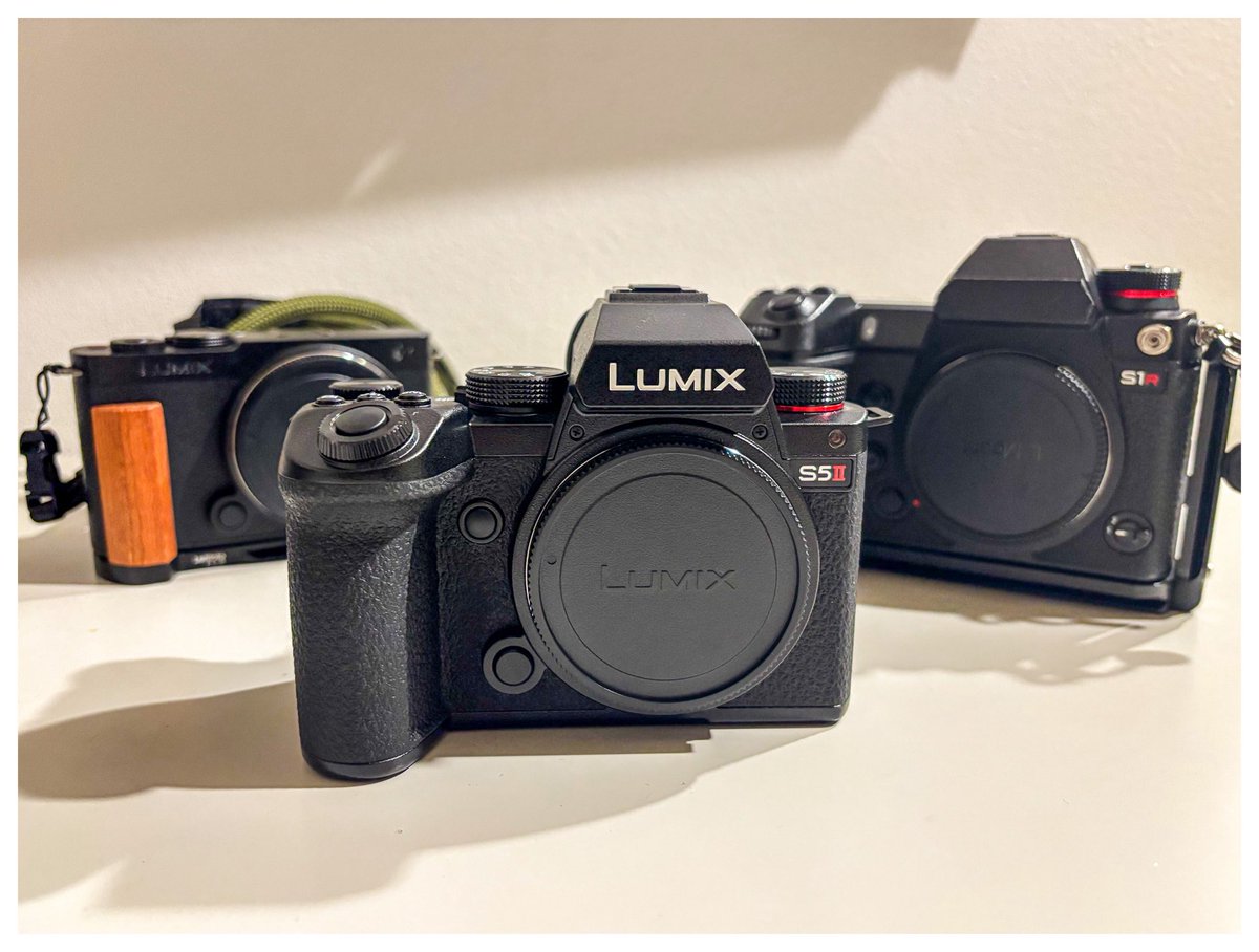 rocks_s93's tweet photo. NEW camera📸
LUMIX導入しました。

S5Ⅱ✨

S1ⅡとS1ⅡEでめちゃくちゃ迷った結果、金額を考えるとS5Ⅱで充分な気がしたので、コスパ重視で迎え入れました。３台体制で撮影します💪 https://t.co/kVruod3cjy