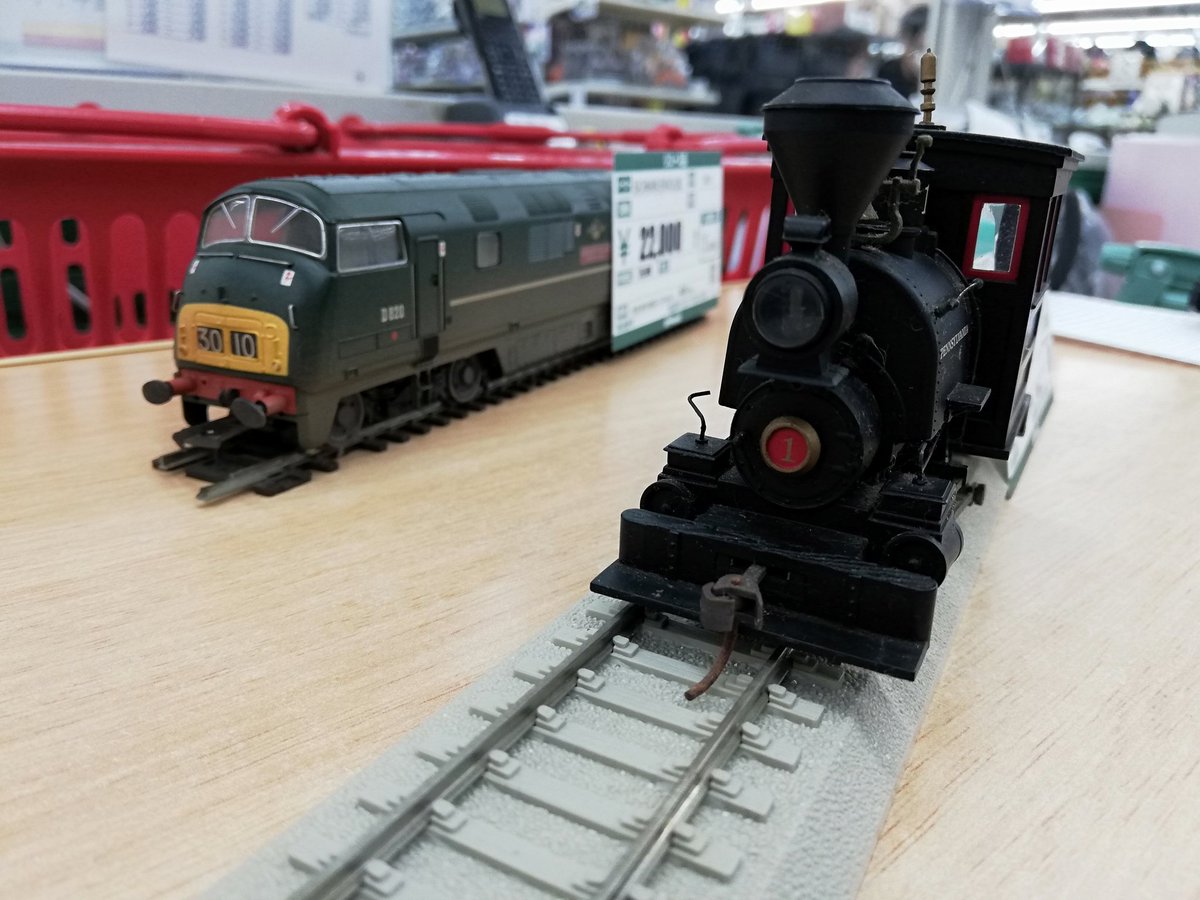 NT87082470's tweet photo. #BACHMANN の #On30ゲージ と #OOゲージ を買い取りせていただきました🚂
Nゲージとはまた違った迫力がある鉄道模型で、どちらも見惚れてしまいますね🧐

#ハードオフ
#オフハウス
#鉄道模型
#鉄道車両
#ディーゼル機関車
#蒸気機関車
#BRANCHLINE https://t.co/VDc441FzNr