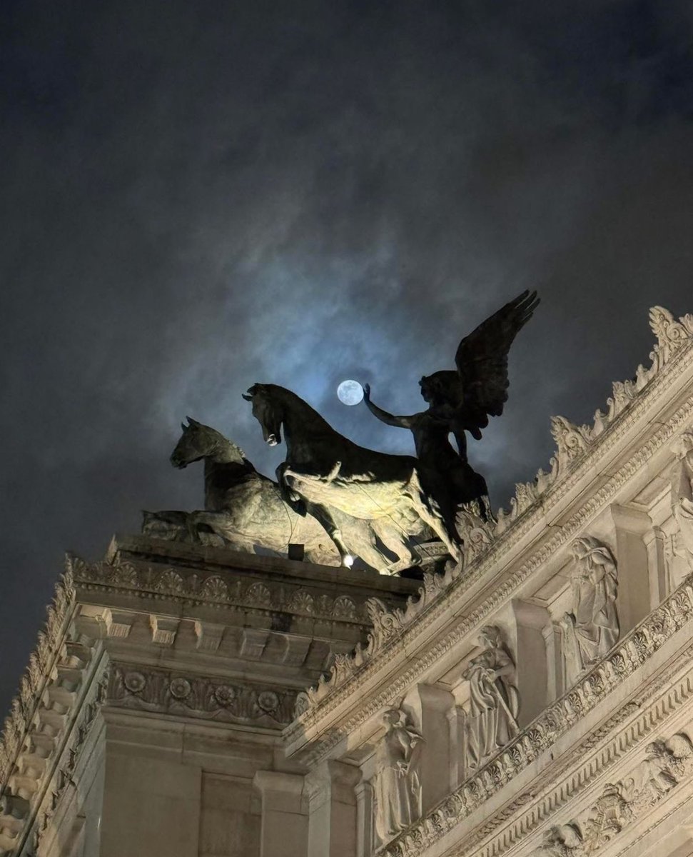 Album Aura 💿 tweet media