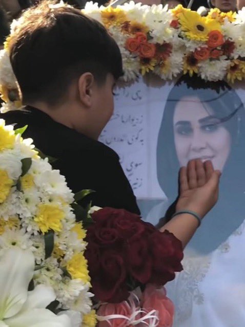 ImanOracle's tweet photo. هیچکس نمیدونه این ها چه دردی میکشند و در آینده چه خلا بزرگی رو حس میکنند

#IranMassacre https://t.co/tAqnrHW2HP