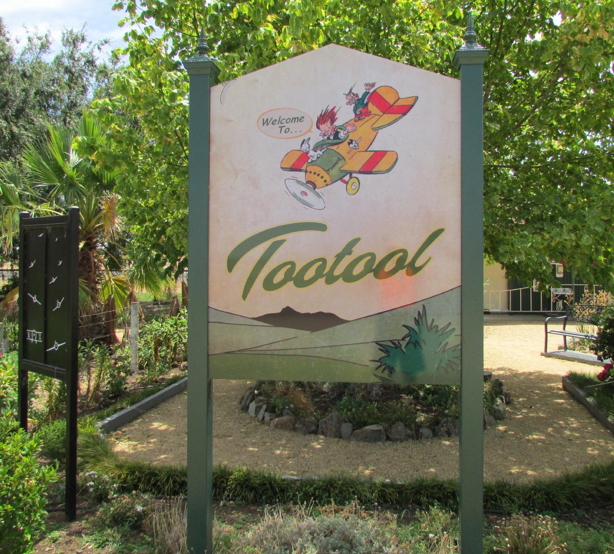 Returning to Wagga Wagga, I stopped at the rest area at Tootool, where the locals (rather, one local) was maintaining a garden and historical monument) for the last 25 years.
#4 a WWII air base was nearby, and the schoolkids used to watch them crash.. hmm.