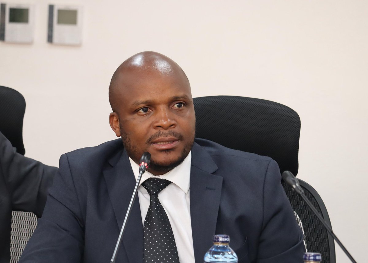 Comedian mwenyewe thinks he will win the senatorial seat,,somebody tell him senate ni ya intellects where serious businesses of the country are being discussed not cheap degrees form daystar ✅️😂😂