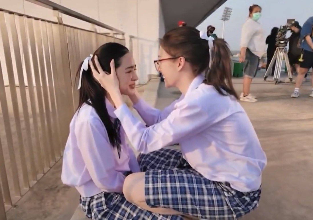 😾: do you like me ?