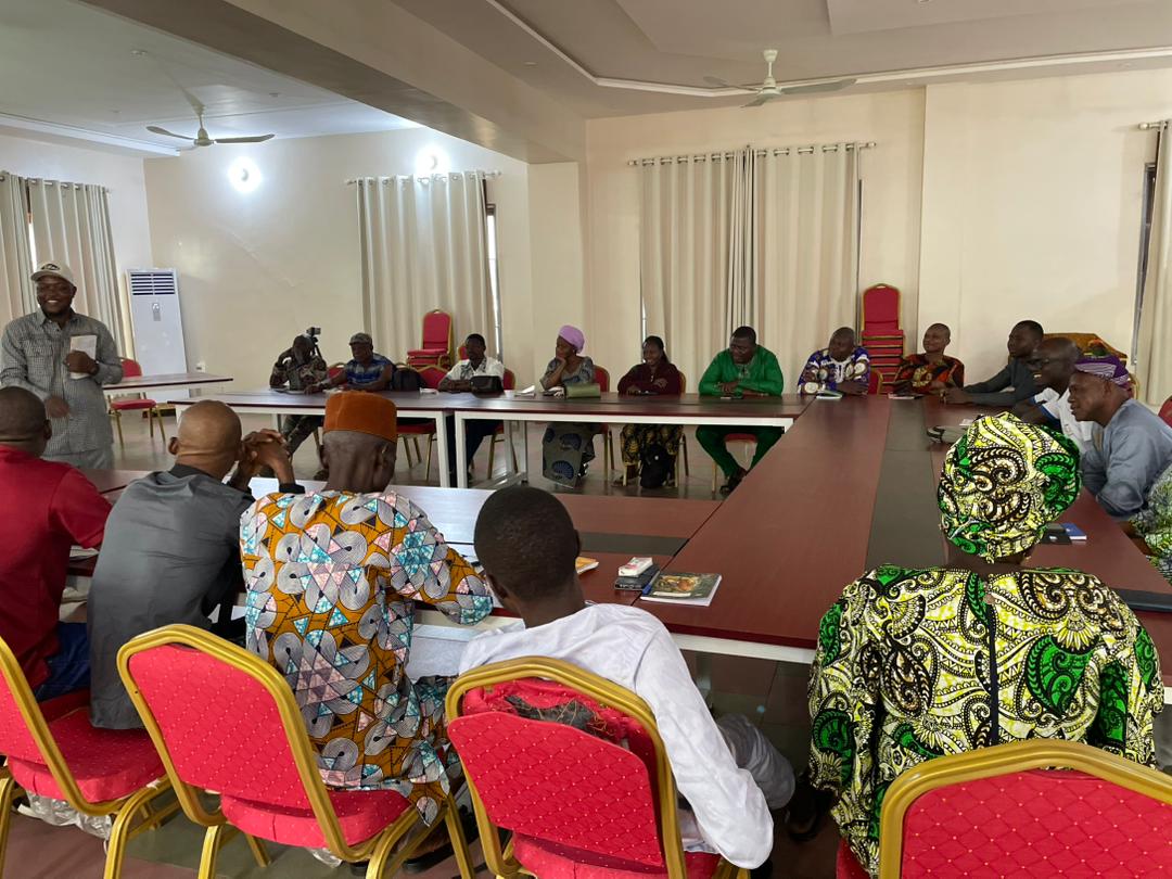 uncpsbenin's tweet photo. Facilitation de l’accès des producteurs de soja à la mécanisation : l’UNCPS-Bénin, appuyée par le projet EJASA, évalue à mi-parcours sa stratégie et consolide les acquis

Retrouvez l'intégralité de l'article ici
https://t.co/2iw8JKvM6z https://t.co/wVmQaXdiU7
