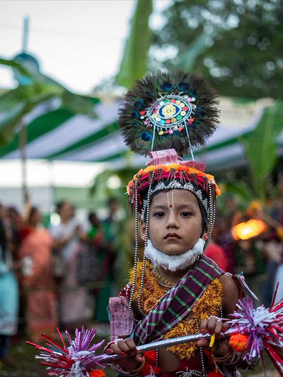 Nitanto_Shaha's tweet photo. Heritage glowing brighter than the moonlight. Rooted in the 18th century, the Manipuri Rash Mela reflects the eternal love of Radha-Krishna - glowing through dance, devotion, and tradition. 🍀✨❤️‍🩹🦚🙏

Photography By 📸 
: @Nitanto_Shaha
#monipuri #manipuri #syhelt #photographer https://t.co/8HLG59BSAG